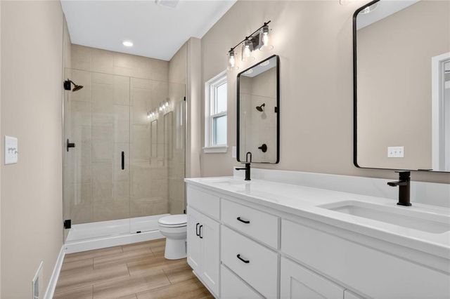 16268 Giorgia Street, Parkville, MO 64152