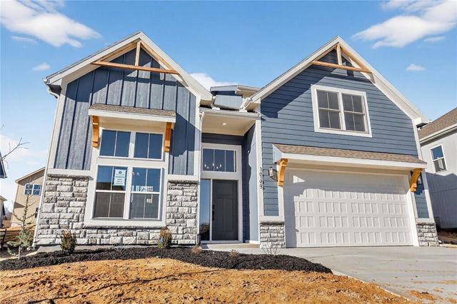 16268 Giorgia Street, Parkville, MO 64152