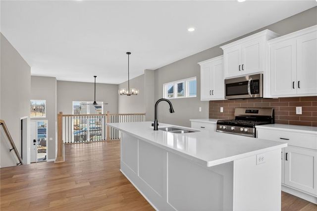 16268 Giorgia Street, Parkville, MO 64152