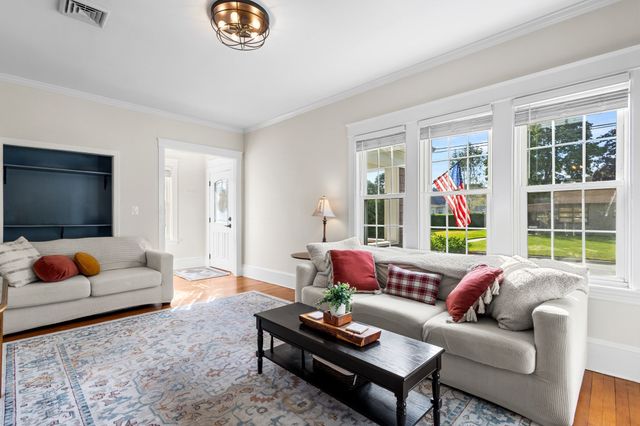 1021 Ray St, Fall River, MA 02720