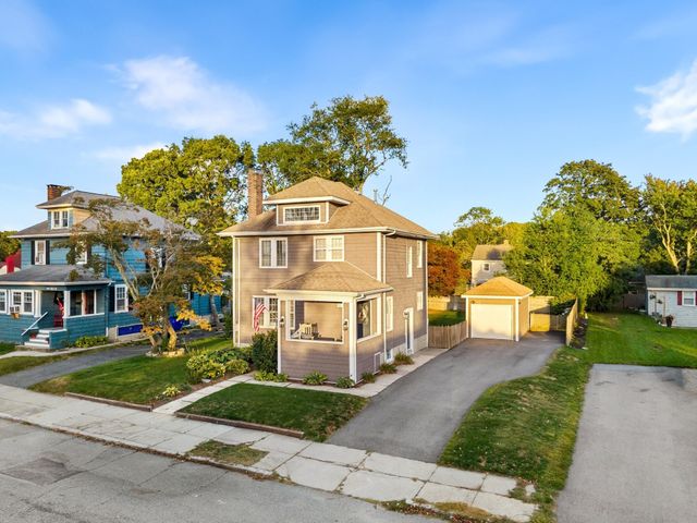 1021 Ray St, Fall River, MA 02720