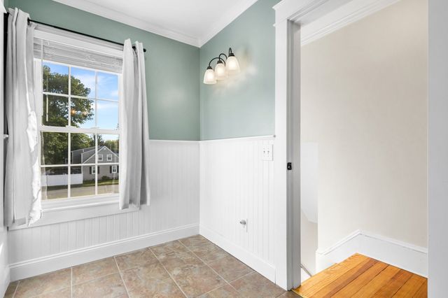 1021 Ray St, Fall River, MA 02720