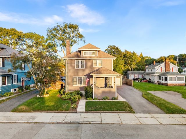 1021 Ray St, Fall River, MA 02720