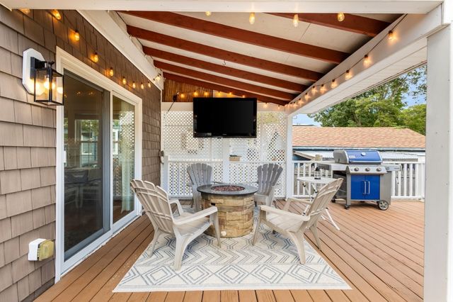 1021 Ray St, Fall River, MA 02720