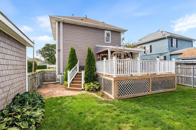 1021 Ray St, Fall River, MA 02720