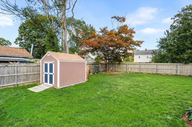 1021 Ray St, Fall River, MA 02720