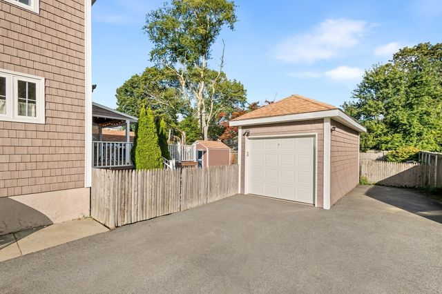 1021 Ray St, Fall River, MA 02720