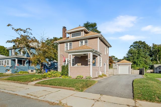 1021 Ray St, Fall River, MA 02720