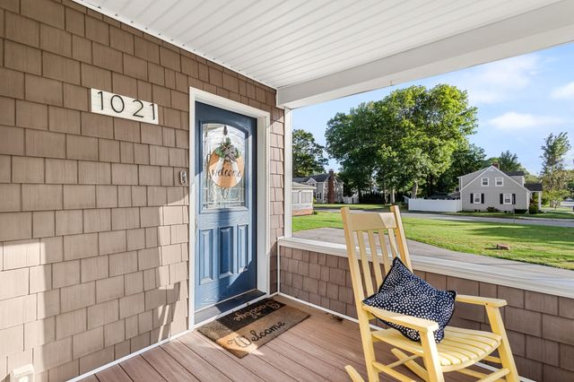 1021 Ray St, Fall River, MA 02720