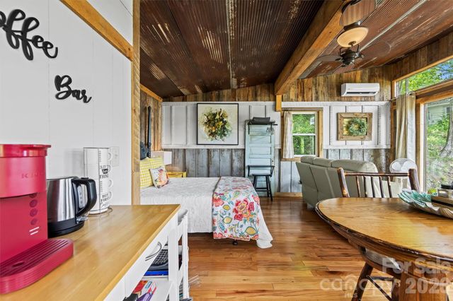 553 Paradise Mountain Road, Canton, NC 28716