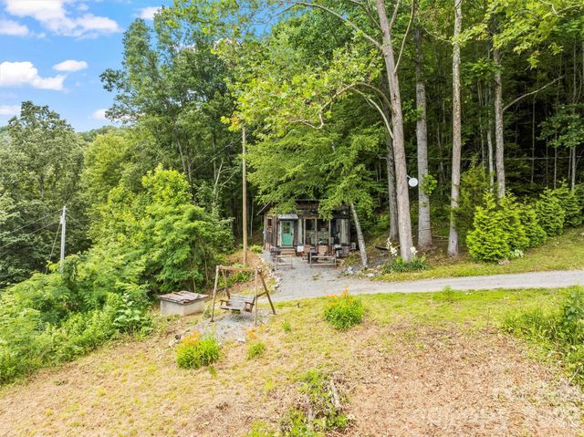 553 Paradise Mountain Road, Canton, NC 28716