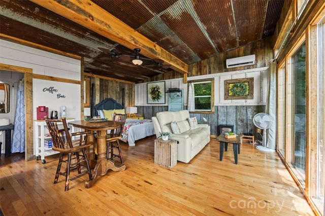 553 Paradise Mountain Road, Canton, NC 28716