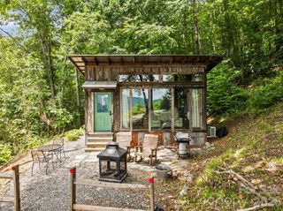 553 Paradise Mountain Road, Canton, NC 28716