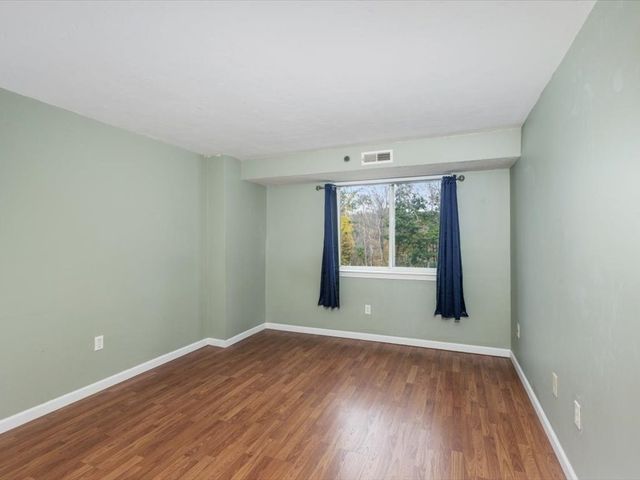 360 Littleton Rd F2, Chelmsford, MA 01824