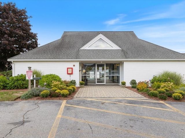 360 Littleton Rd F2, Chelmsford, MA 01824
