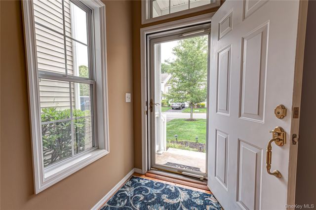 31 Cranberry Circle, Medford, NY 11763