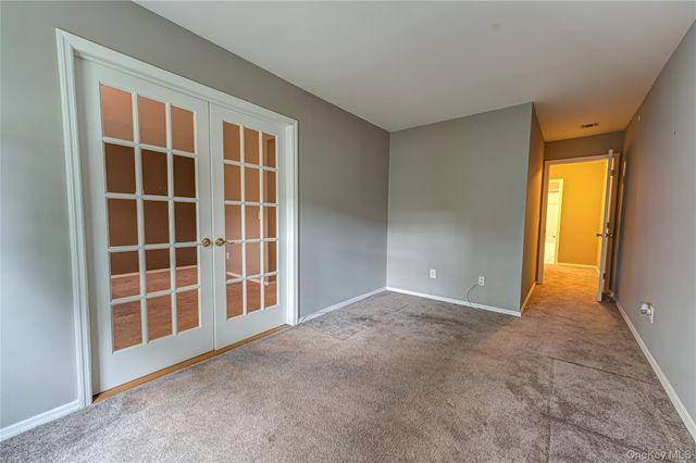 31 Cranberry Circle, Medford, NY 11763