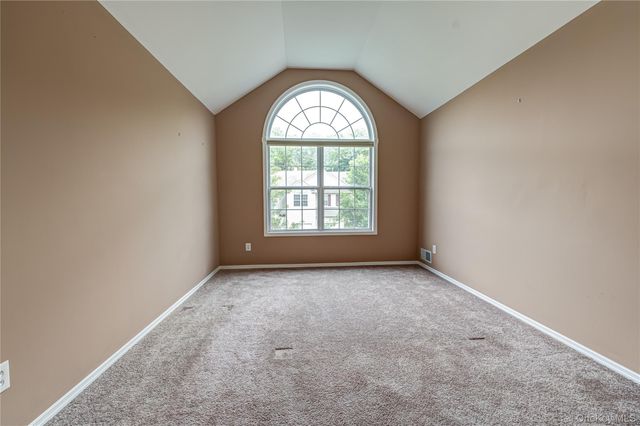 31 Cranberry Circle, Medford, NY 11763