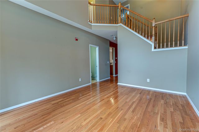 31 Cranberry Circle, Medford, NY 11763