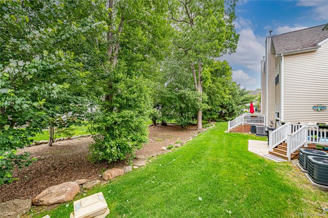 31 Cranberry Circle, Medford, NY 11763