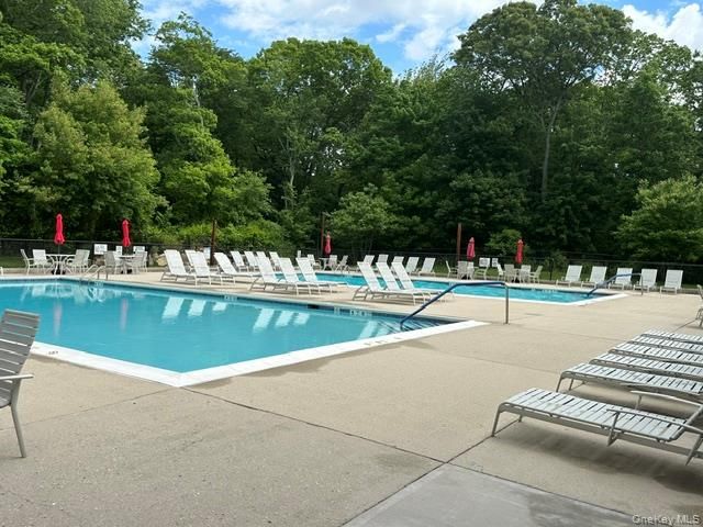 31 Cranberry Circle, Medford, NY 11763