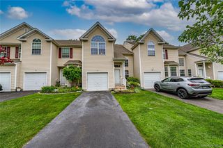 31 Cranberry Circle, Medford, NY 11763