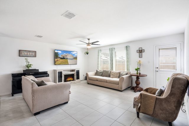1636 Bluff View Drive, Hutchins, TX 75141