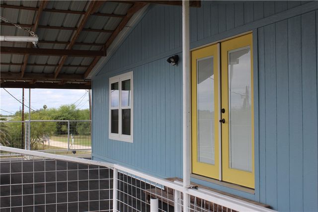 125 Lagarto Ferry, Mathis, TX 78368