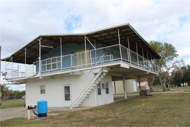 125 Lagarto Ferry, Mathis, TX 78368