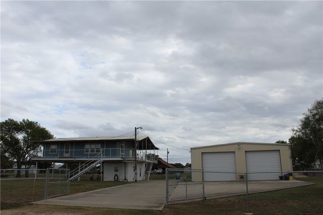 125 Lagarto Ferry, Mathis, TX 78368