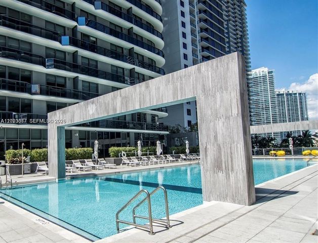 45 SW 9th St 3501, Miami, FL 33130