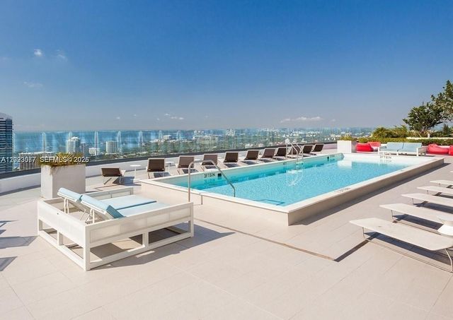 45 SW 9th St 3501, Miami, FL 33130