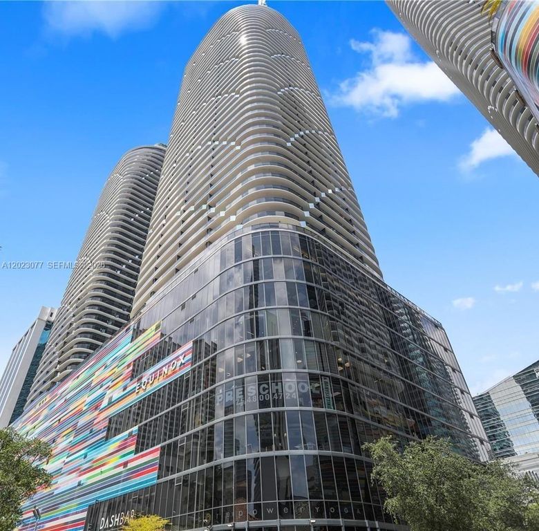 45 SW 9th St 3501, Miami, FL 33130