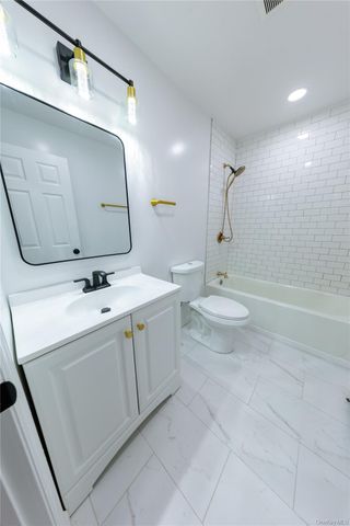 58 Norfleet Lane, Coram, NY 11727