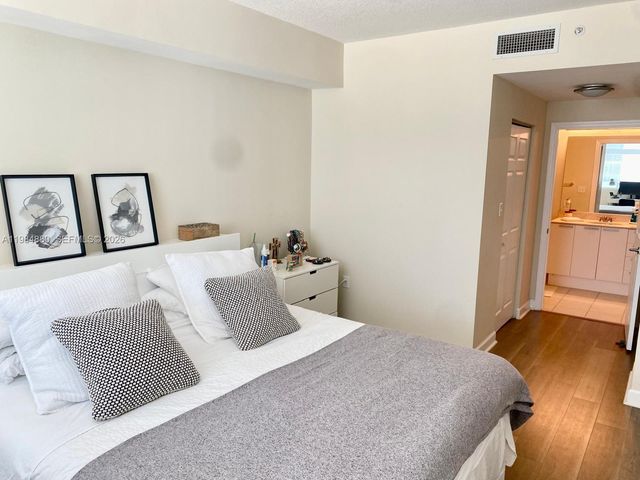 140 S Dixie Hwy 704, Hollywood, FL 33020