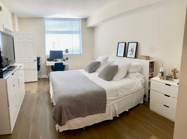 140 S Dixie Hwy 704, Hollywood, FL 33020