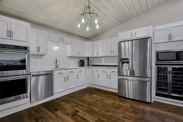 218 Island View Drive, Pottsboro, TX 75076