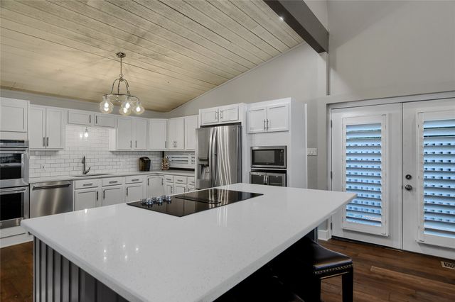 218 Island View Drive, Pottsboro, TX 75076