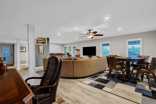 218 Island View Drive, Pottsboro, TX 75076