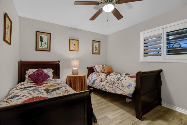 218 Island View Drive, Pottsboro, TX 75076