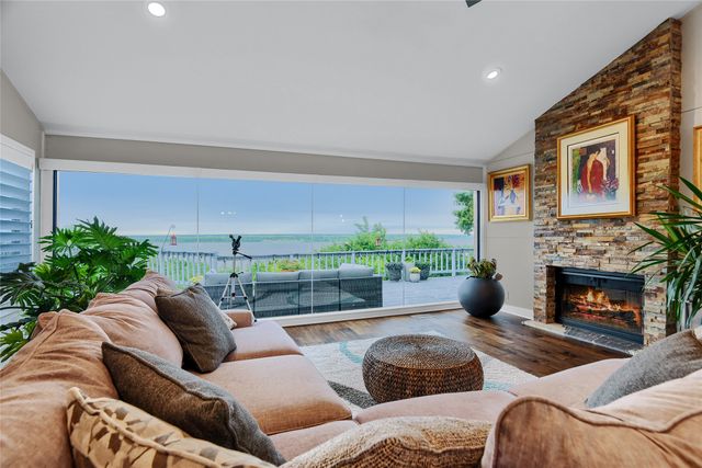 218 Island View Drive, Pottsboro, TX 75076