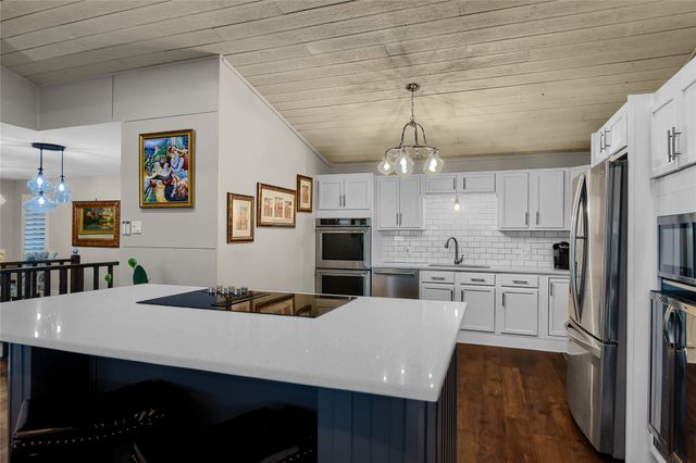 218 Island View Drive, Pottsboro, TX 75076