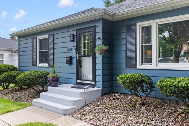 404 24th Avenue, East Moline, IL 61244