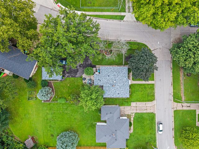 404 24th Avenue, East Moline, IL 61244