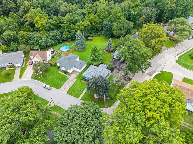 404 24th Avenue, East Moline, IL 61244