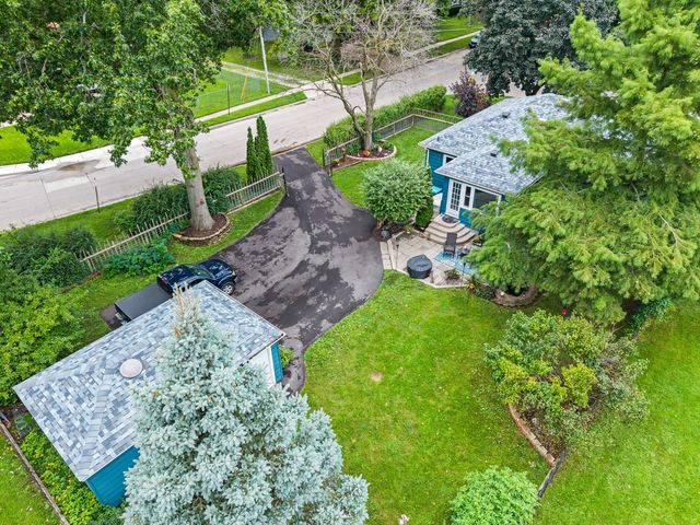 404 24th Avenue, East Moline, IL 61244