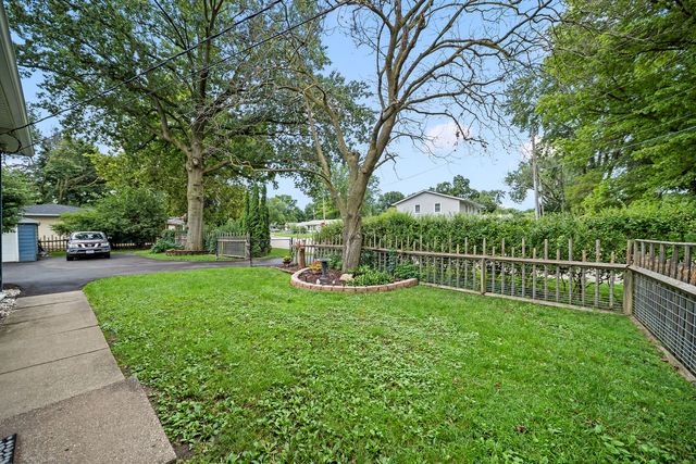 404 24th Avenue, East Moline, IL 61244