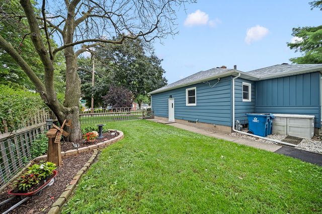 404 24th Avenue, East Moline, IL 61244