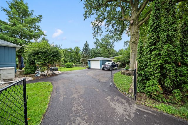 404 24th Avenue, East Moline, IL 61244