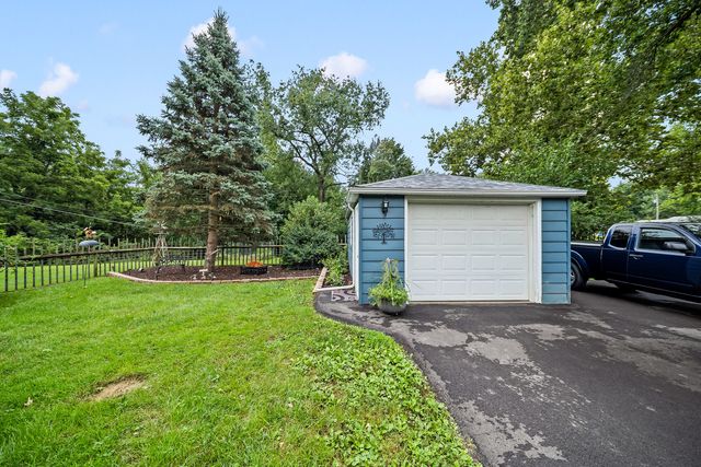 404 24th Avenue, East Moline, IL 61244